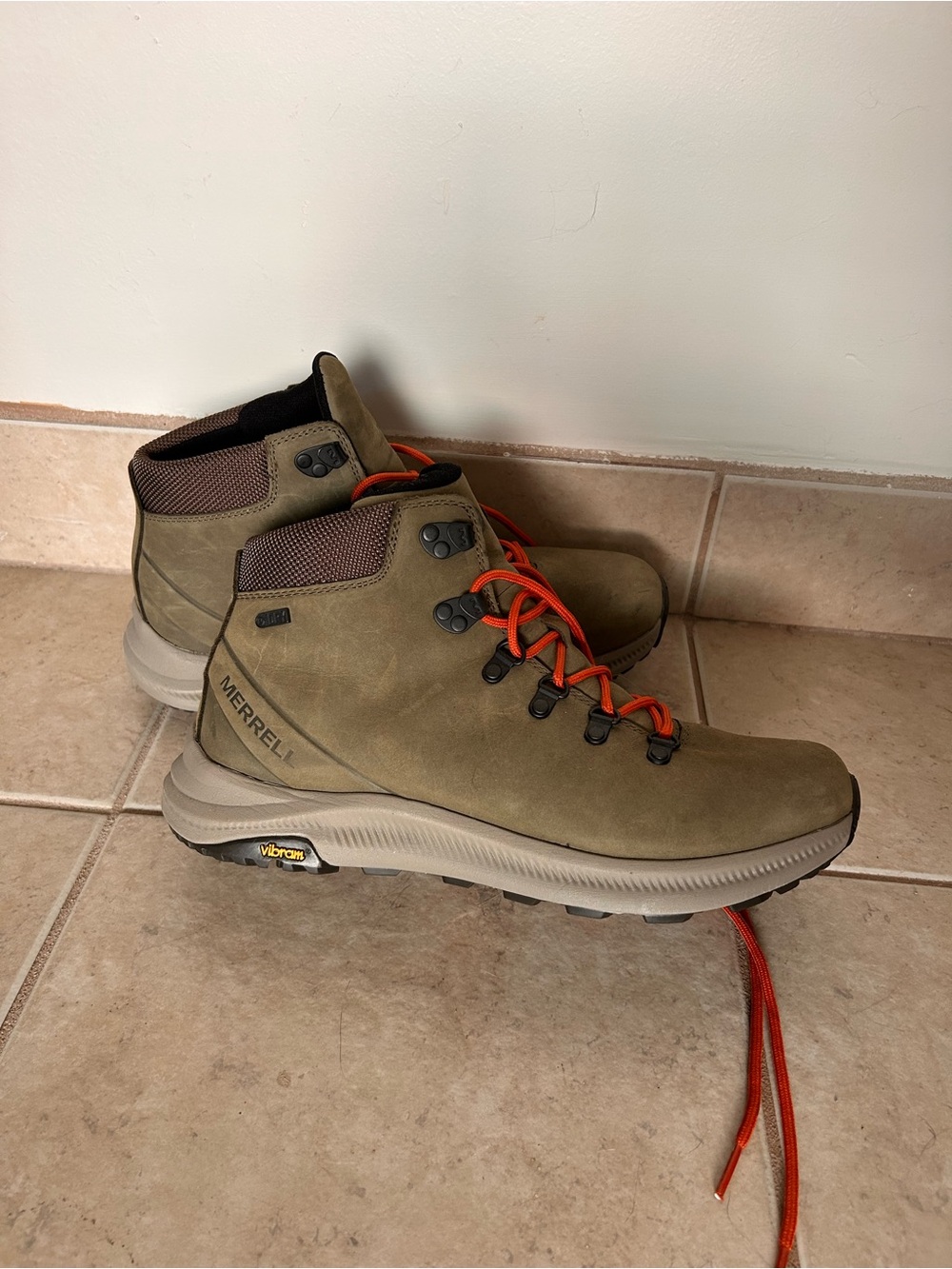 NWOT Ontario Army Green Hiking Boots